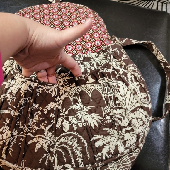 Vera Bradley Imperial Toile Saddle up Crossbody/shoulder bag. Brown & White - Picture 7 of 9